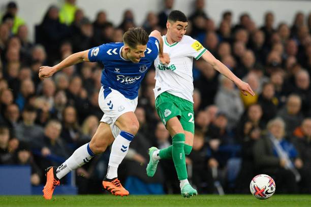 挥关键作用 挥关键作用